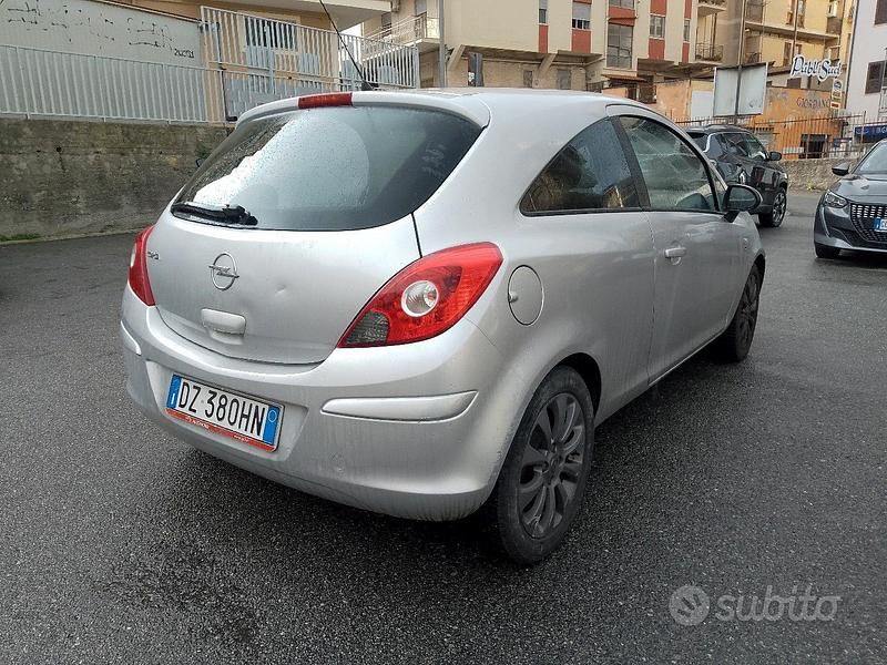 Usata Opel Corsa Club 80 CV (58 kW) 2010 Grigio Utilitaria