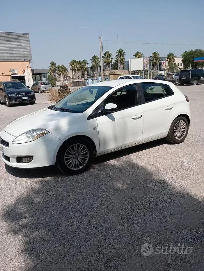 Usata Fiat Bravo 80 CV (58 kW) 2010 Bianco Utilitaria
