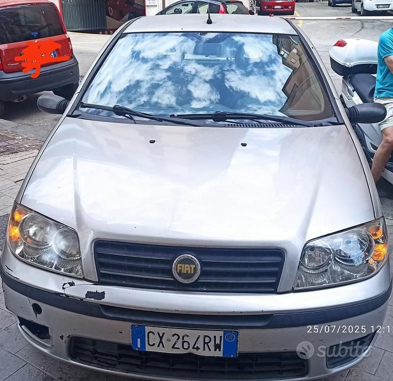 Usata Fiat Punto 60 CV (44 kW) 2005 Grigio Utilitaria
