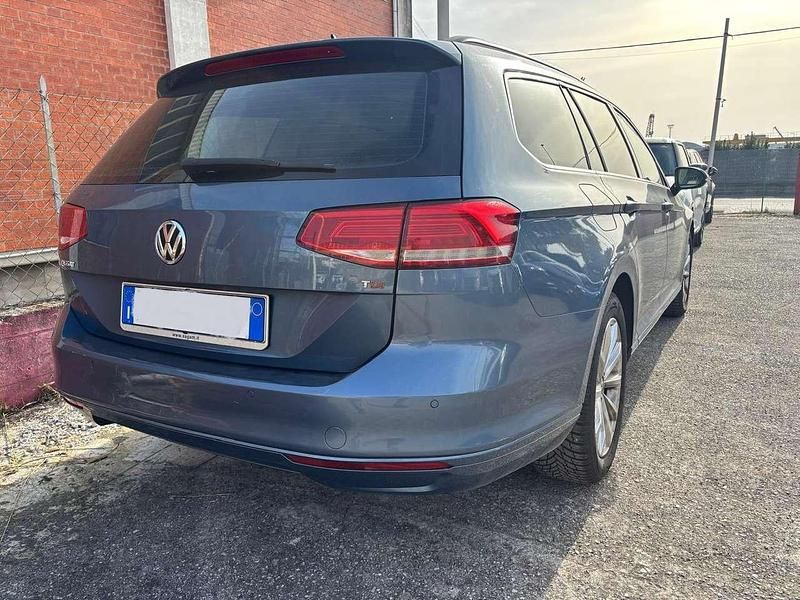 Usata VW Passat 120 CV (88 kW) 2017 Blu/azzurro Station wagon