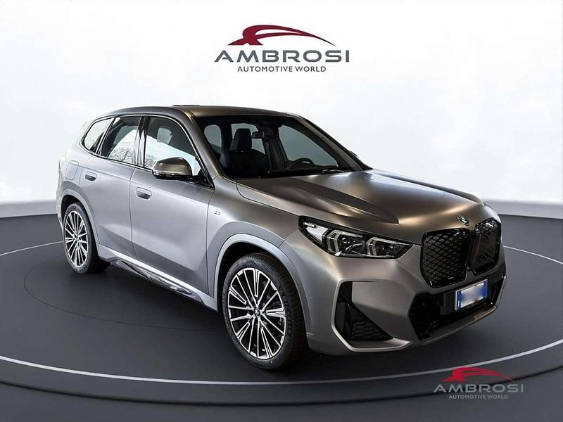 Nuova BMW iX1 M Sport 230 kW (313 CV) 2025 Grigio SUV