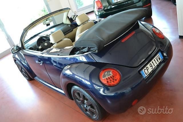 Usata VW New Beetle Cabriolet 103 CV (75 kW) 2004 Blu/azzurroblu Cabrio
