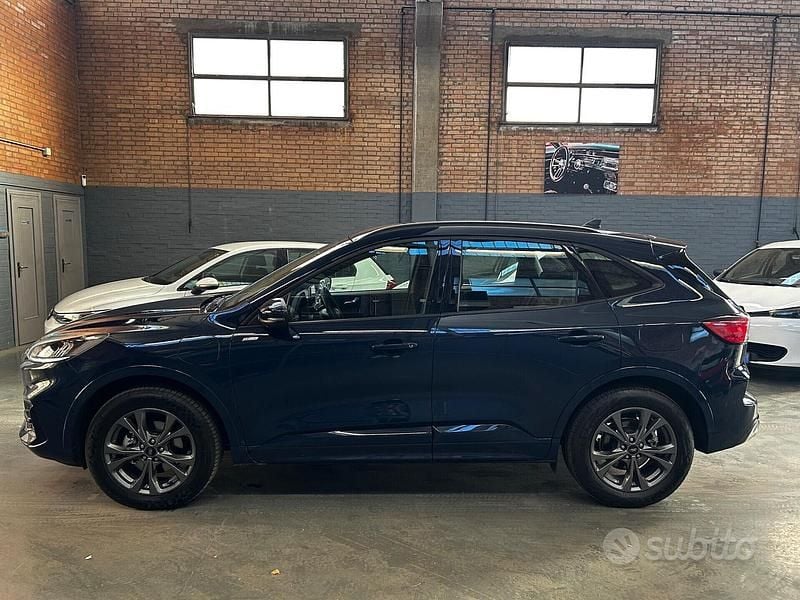 Usado Ford Kuga ST 225 CV (165 kW) 2023 Azul SUV