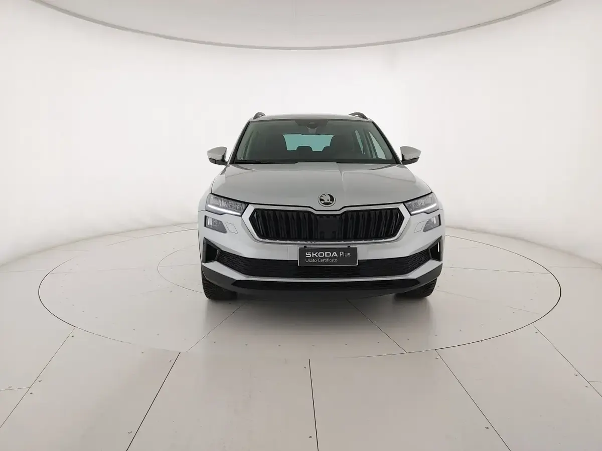 Second-hand Skoda Karoq Executive 150 CP (110 kW) 2025 Argintiu SUV