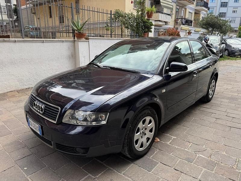 Usata Audi A4 131 CV (96 kW) 2002 Blu Berlina