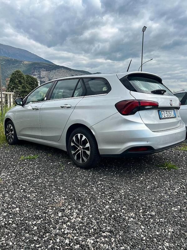 Usata Fiat Tipo 120 CV (88 kW) 2019 Grigio Station wagon
