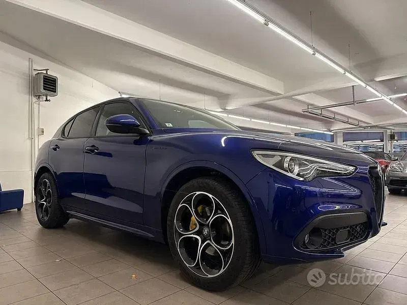 Usata Alfa Romeo Stelvio Veloce 209 CV (153 kW) 2021 Bluazzurro SUV