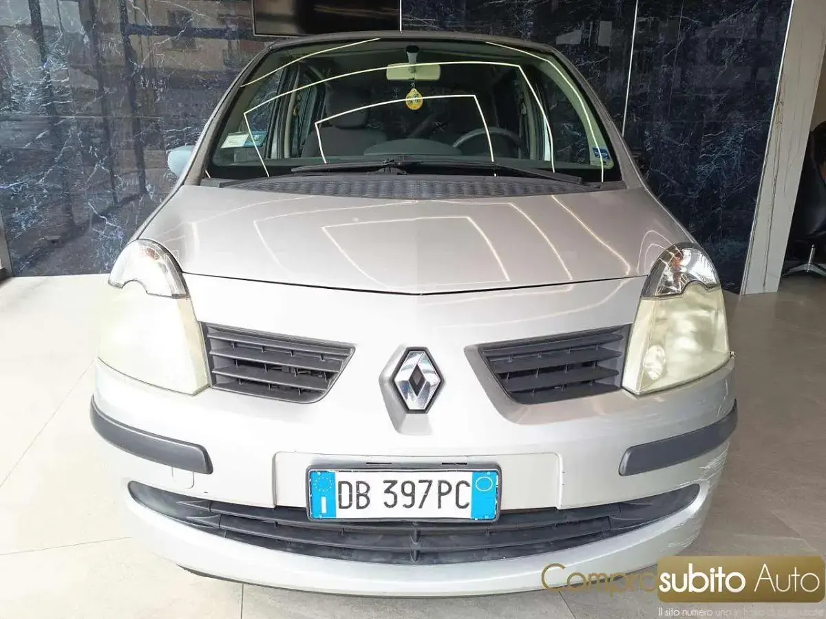 Usata Renault Modus Dynamique 75 CV (55 kW) 2006 Monovolume