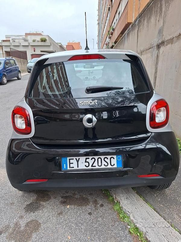 Usata Smart ForFour Passion 71 CV (52 kW) 2015 Nero Utilitaria