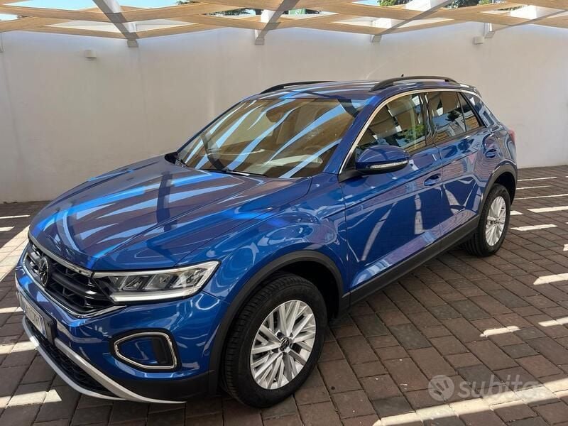 Blu Usata 2022 VW T-Roc Style SUV | 22.500 € (Buon prezzo) - Immagine 1/4