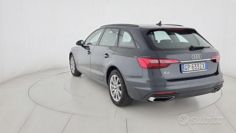Usata Audi A4 Business 136 CV (100 kW) 2023 Grigio Station wagon