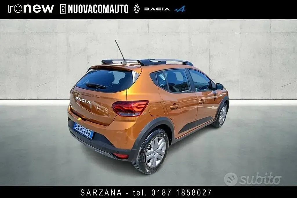 Usata Dacia Sandero Comfort 91 CV (66 kW) 2023 Giallo Berlina