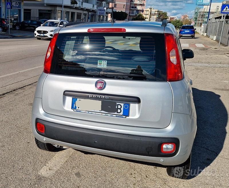 Grigio Usata 2019 Fiat Panda Tre volumi | 9000 € (Buon prezzo) - Immagine 1/4