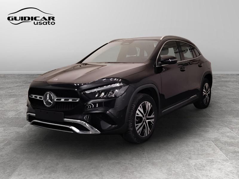 Nero Usata 2023 Mercedes E250 Advanced Due volumi | 36.500 € (Buon prezzo) - Immagine 1/1