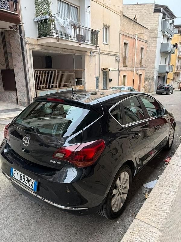 Usata Opel Astra Cosmo 110 CV (80 kW) 2015 Nero Berlina