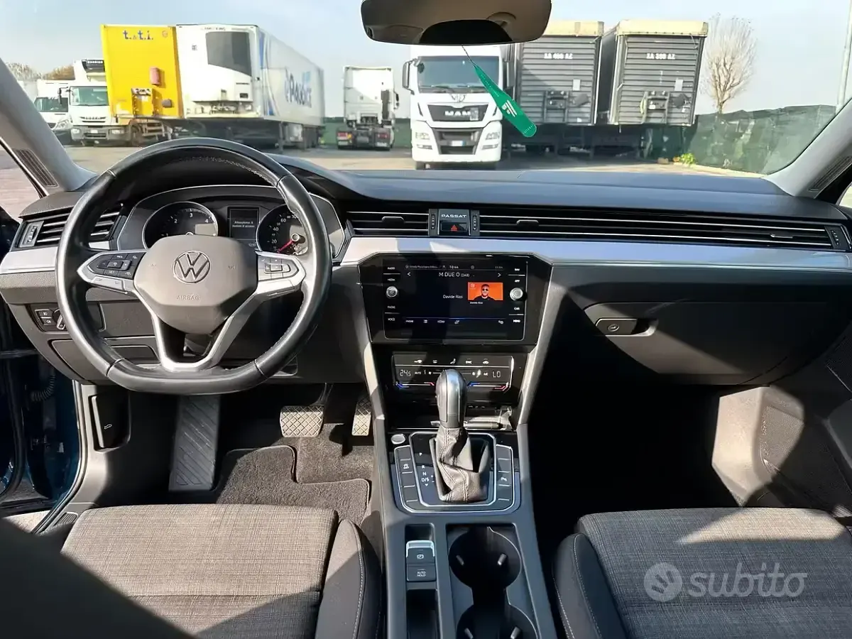 Usata VW Passat 122 CV (89 kW) 2022 Bluazzurro Station wagon