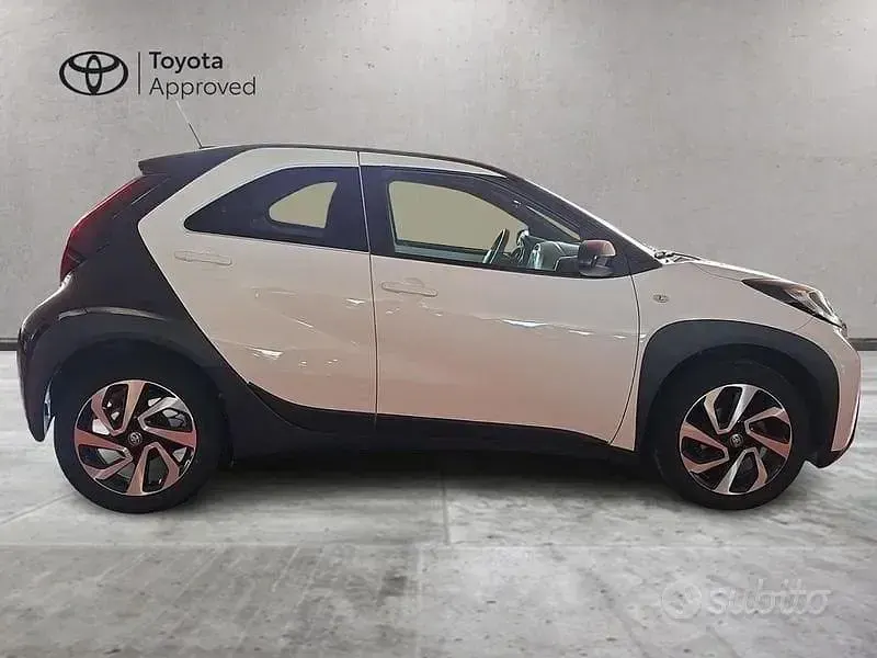 Usata Toyota Aygo X Trend 72 CV (52 kW) 2024 Bianco SUV