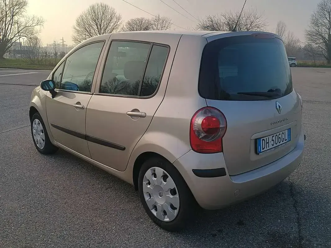 Usata Renault Modus 111 CV (81 kW) 2007 Beige Monovolume