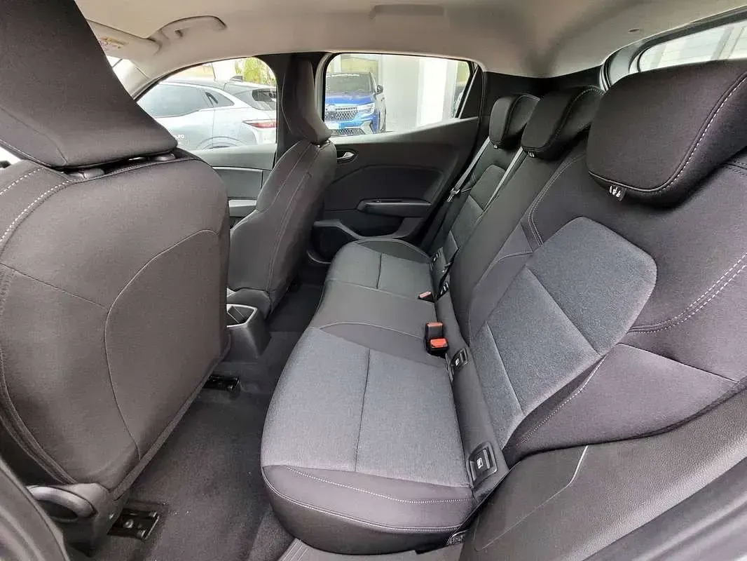 Usata Renault Clio V Equilibre 101 CV (74 kW) 2023 Grigio Berlina