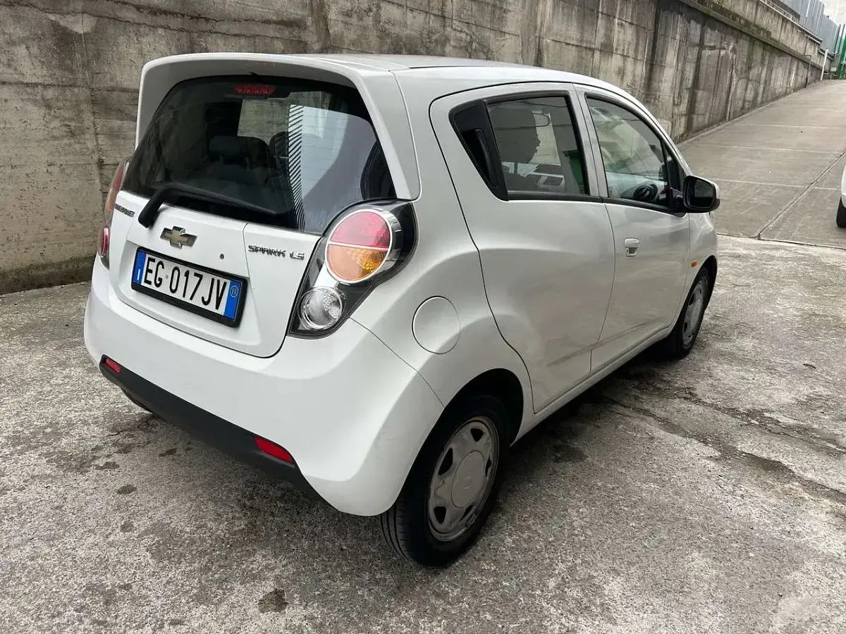 Usata Chevrolet Spark 68 CV (50 kW) 2011 Bianco Utilitaria