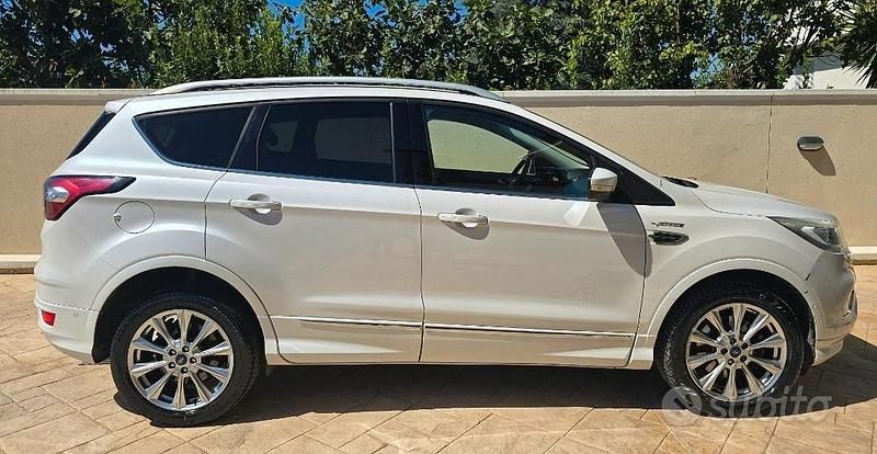 Usata Ford Kuga Vignale 179 CV (131 kW) 2018 Bianco SUV