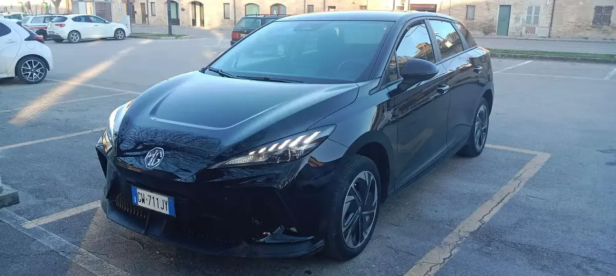 Usata MG MG4 EV 53 kW (73 CV) 2024 Nero Utilitaria