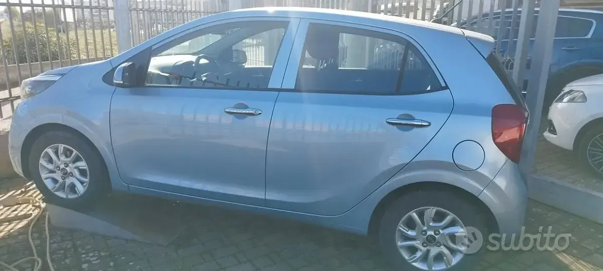Usata Kia Picanto 65 CV (47 kW) 2018 Blu Utilitaria