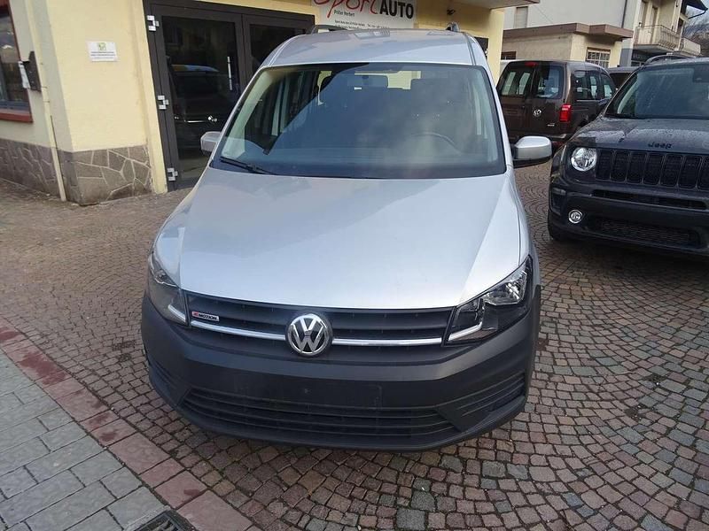 Usata VW Caddy Maxi 122 CV (89 kW) 2020 Argento riflesso Monovolume