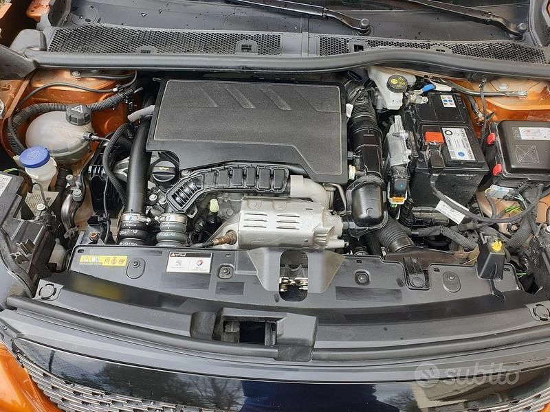 Usata Peugeot 2008 Allure 131 CV (96 kW) 2022 SUV