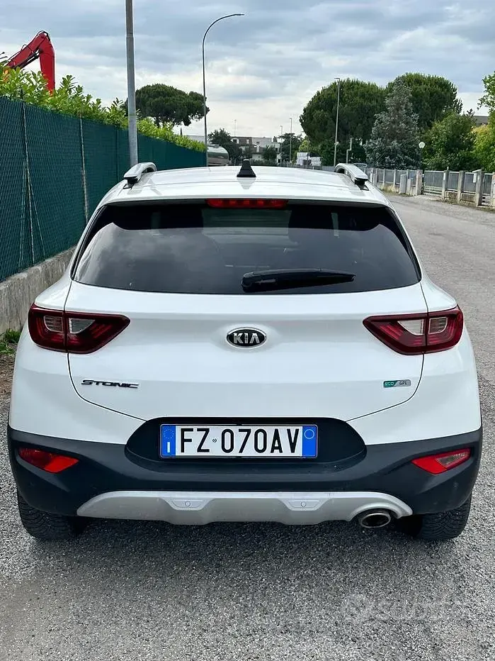 Usata Kia Stonic Urban 97 CV (71 kW) 2019 Bianco SUV