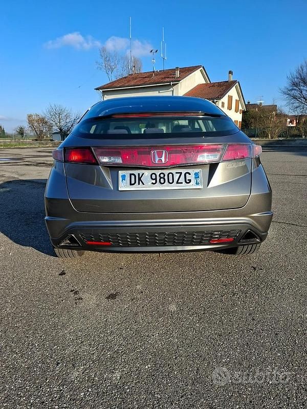 Usata Honda Civic 140 CV (102 kW) 2007 Marrone Berlina