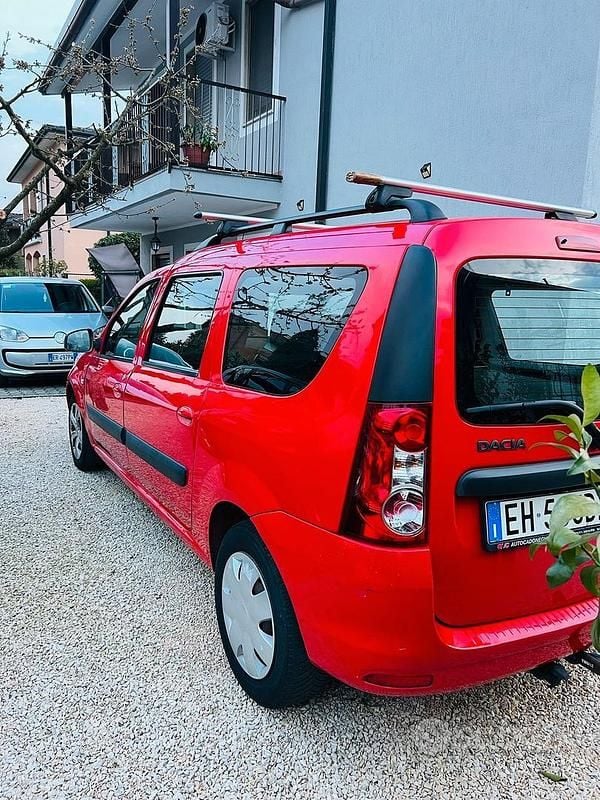 Usata Dacia Logan 85 CV (62 kW) 2011 Rosso Station wagon