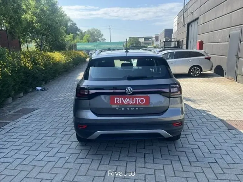Usata VW T-Cross Style 116 CV (85 kW) 2019 Argento SUV