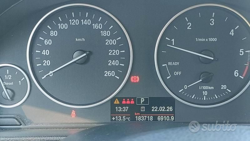 Usata BMW 318 2015 Grigio Berlina