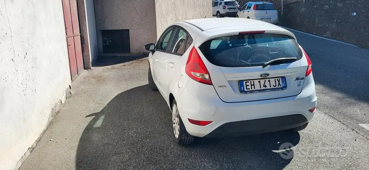 Usata Ford Fiesta 70 CV (51 kW) 2011 Berlina