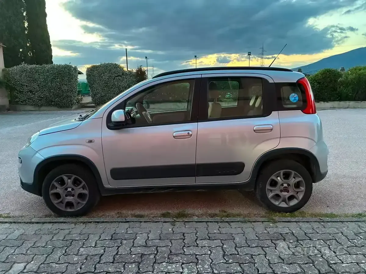 Usata Fiat Panda 4x4 95 CV (69 kW) 2015 Grigio Utilitaria