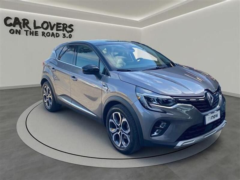 Begagnad Renault Captur Techno 101 HK (74 kW) 2023 Grå SUV