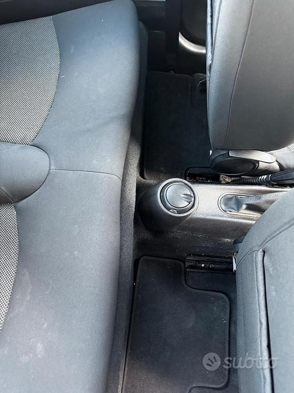 Usata Mini ONE 75 CV (55 kW) 2009 Utilitaria