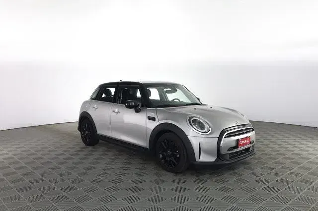 Usata Mini Cooper Classic 136 CV (100 kW) 2023 Argento Utilitaria