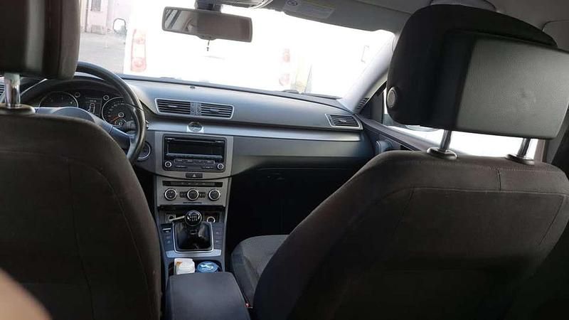 Usata VW Passat 105 CV (77 kW) 2012 Blu/azzurro Station wagon