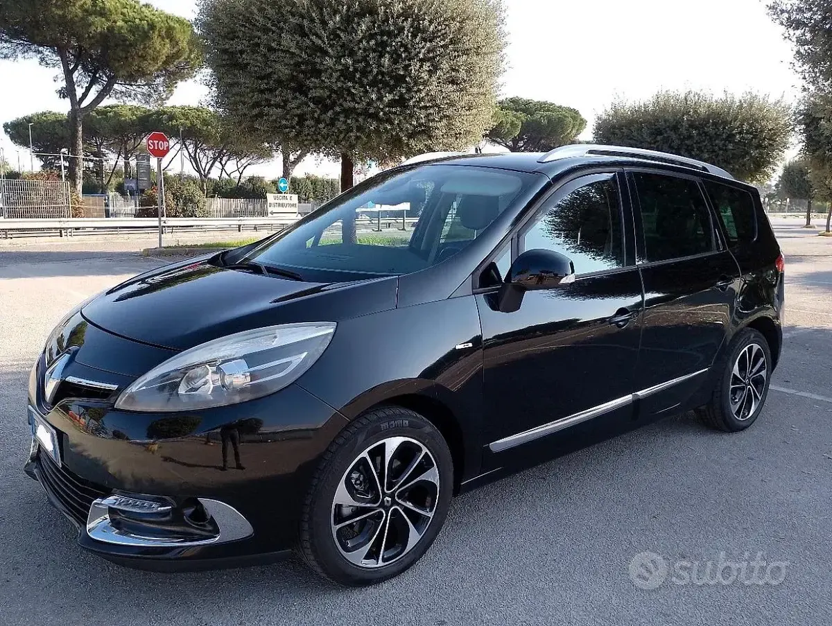 Usata Renault Grand Scénic Bose Edition 131 CV (96 kW) 2015 Nero Monovolume