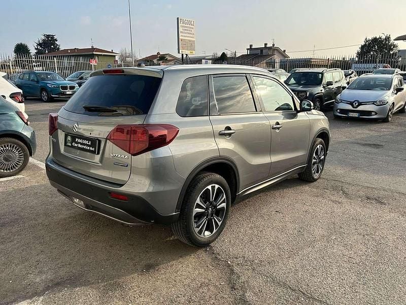 Usata Suzuki Vitara 102 CV (75 kW) 2022 Grigio metallizzato SUV