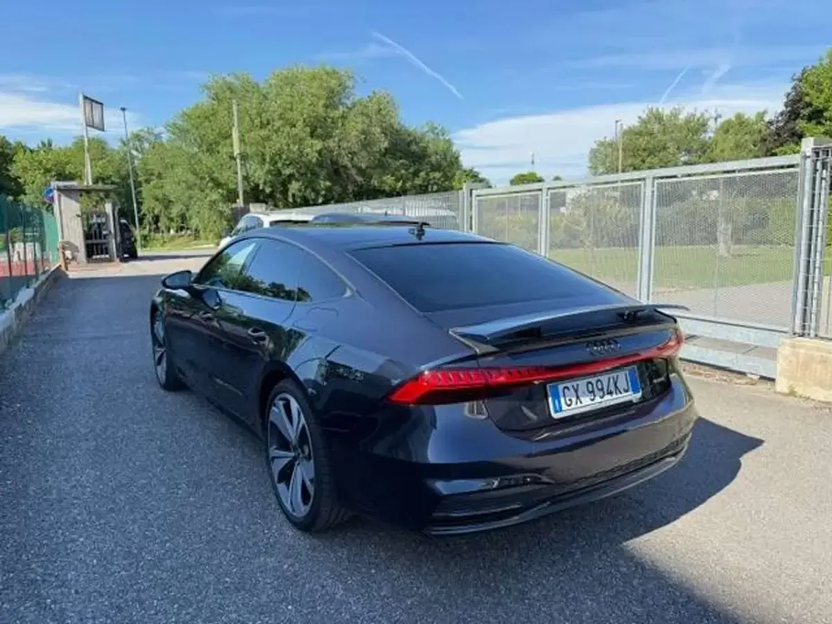 Usata Audi A7 S-Line 265 CV (194 kW) 2024 Blu firmamento metallizzato Berlina