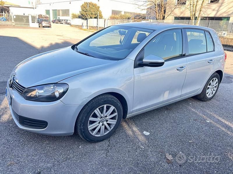 Usata VW Golf 105 CV (77 kW) 2011 Grigio Berlina
