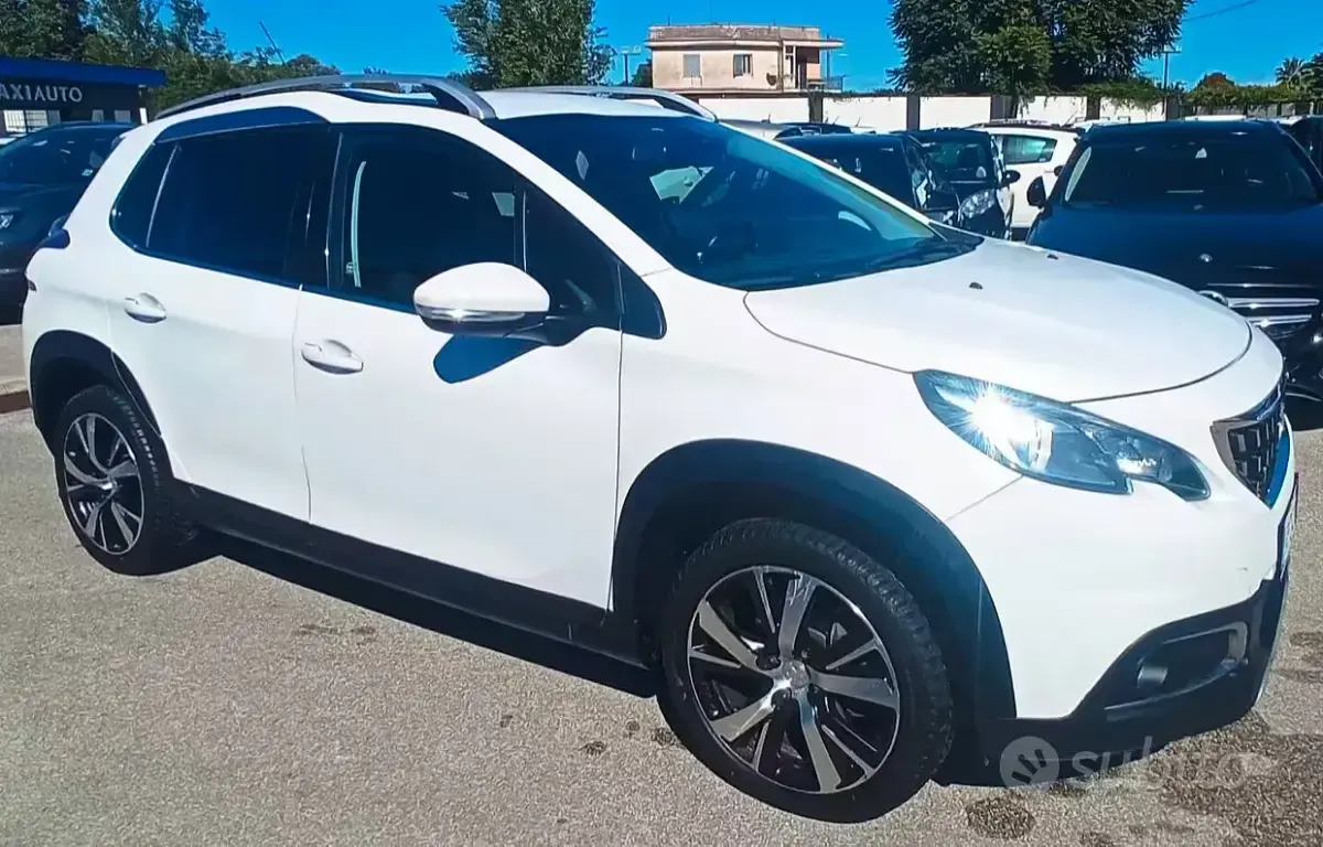 Usata Peugeot 2008 120 CV (88 kW) 2018 Bianco SUV