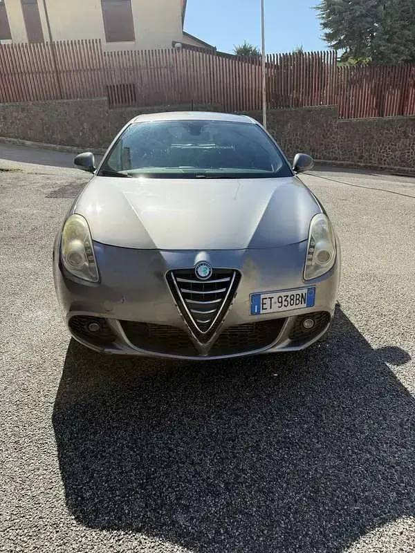 Usata Alfa Romeo Giulietta Progression 105 CV (77 kW) 2013 Giallo Utilitaria