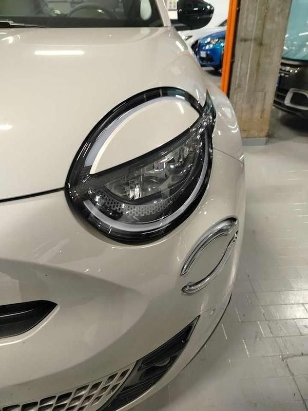 Nuova Fiat 600 La Prima 101 CV (74 kW) 2025 Beige SUV