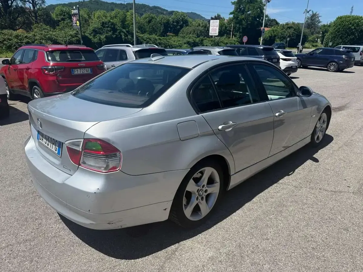 Usata BMW 320 163 CV (119 kW) 2005 Argento Berlina