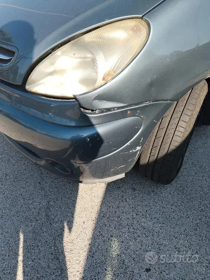 Usata Citroën Xsara Picasso 95 CV (69 kW) 2005 Grigio Monovolume