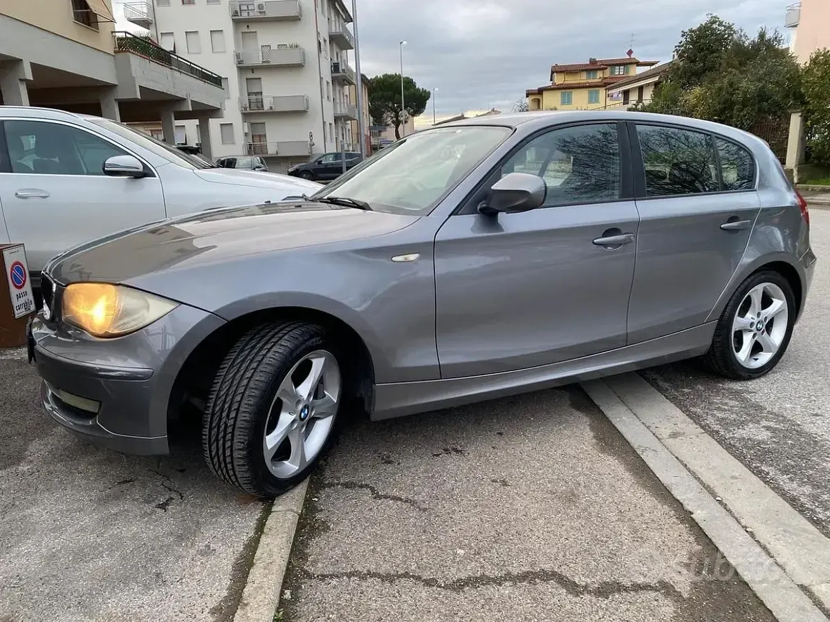 Usata BMW 120 177 CV (130 kW) 2010 Grigio Utilitaria